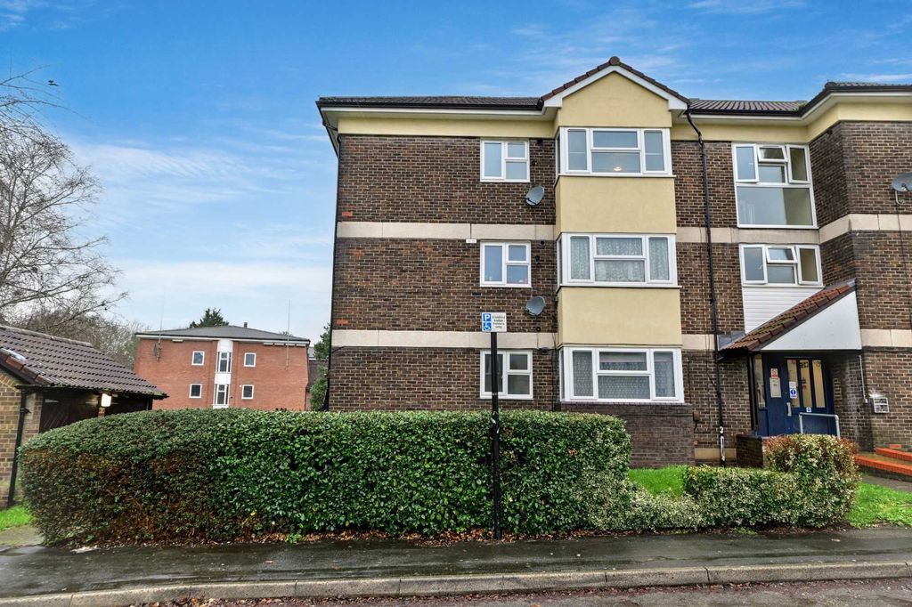 Property photo 1 of 12 Flat 80 Monks Way, Southampton, So18 2Lp