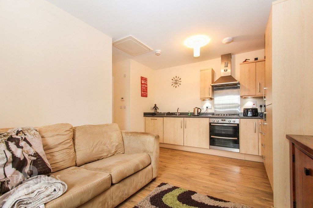 Property photo 2 of 11