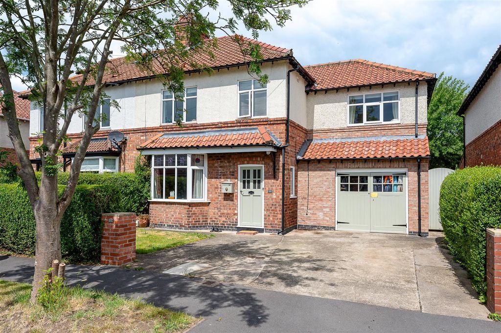Property photo 1 of 19 External