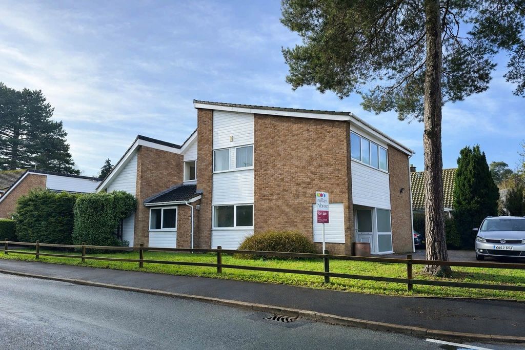 Property photo 1 of 9