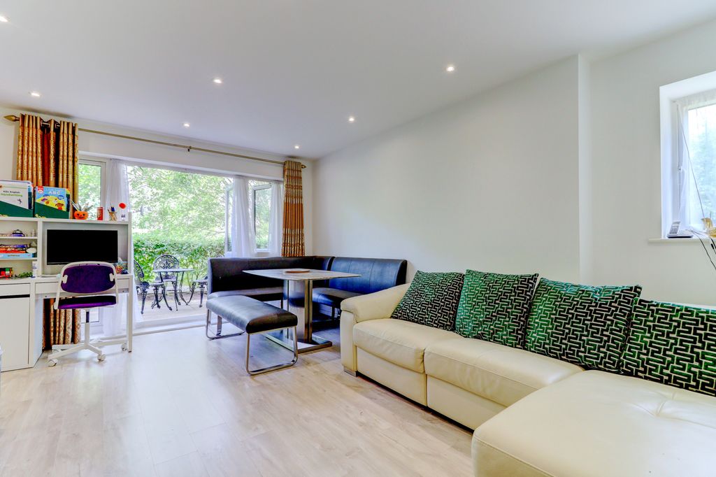 Property photo 2 of 17 Picture No. 06