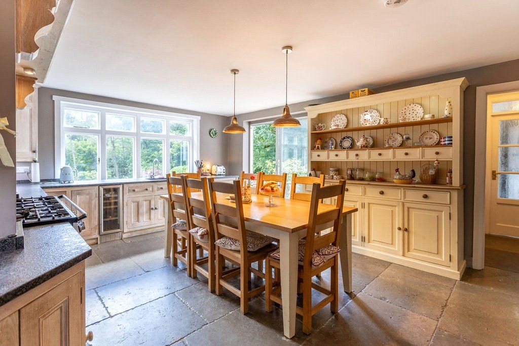 Property photo 3 of 20 Kitchen
