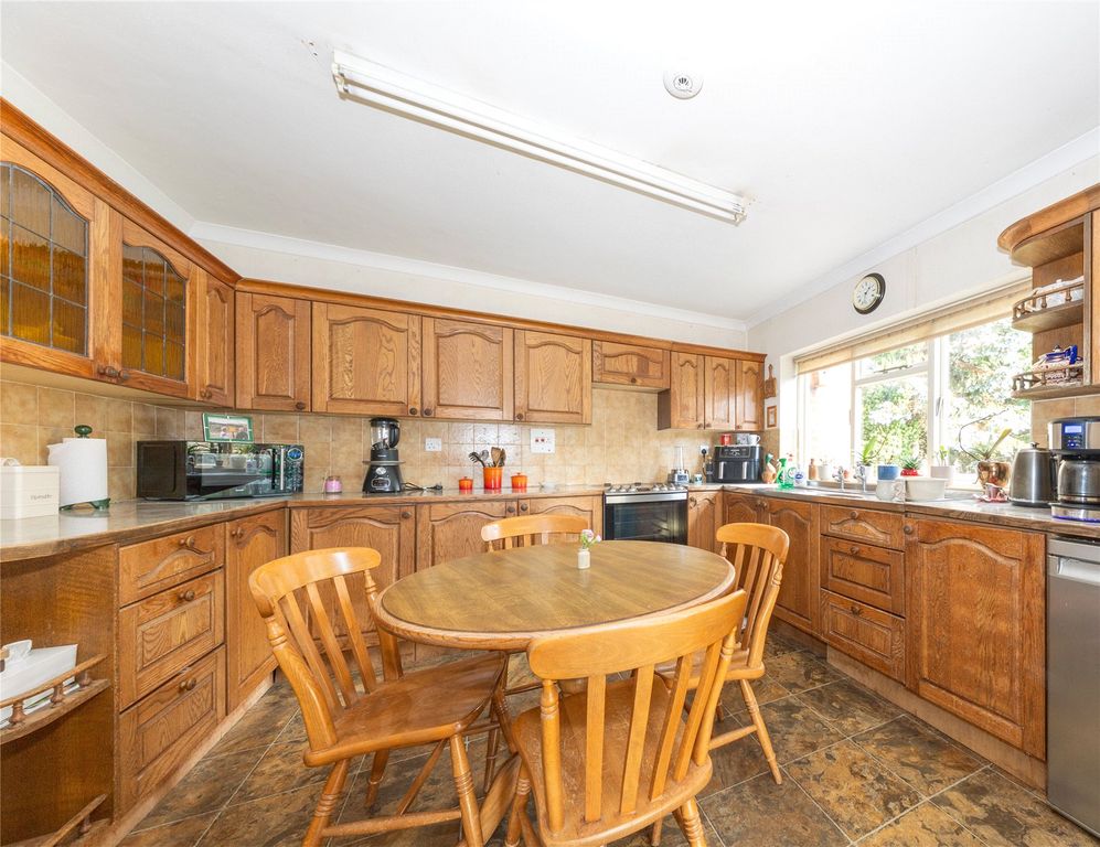 Property photo 3 of 25 Picture No. 23