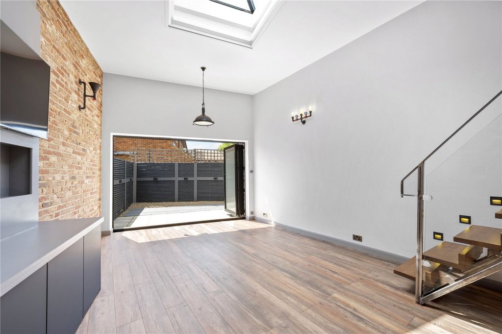 Property photo 3 of 9 Reception Room