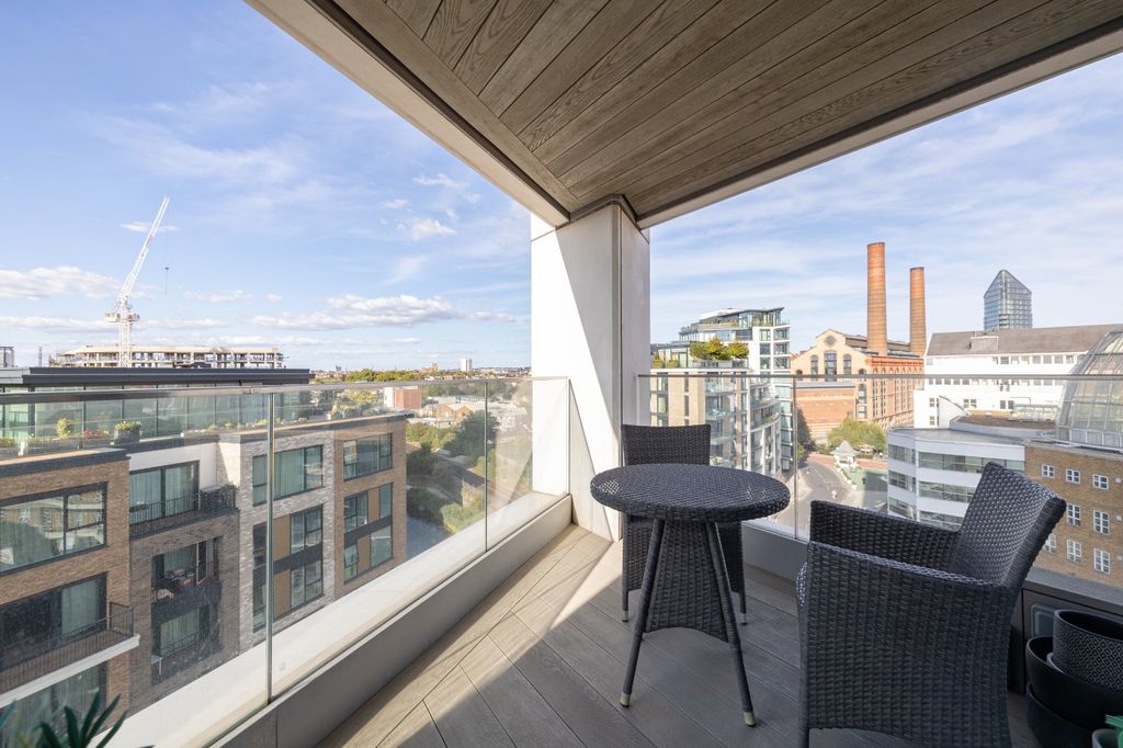 Property photo 2 of 12