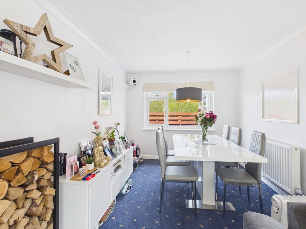 Property photo 2 of 12 Dining Area