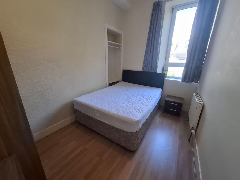 Property photo 3 of 8 Double Bedroom