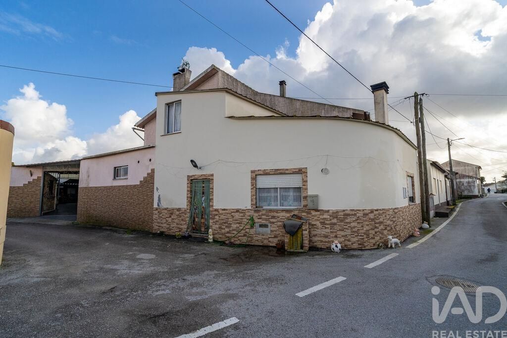 Property photo 1 of 40