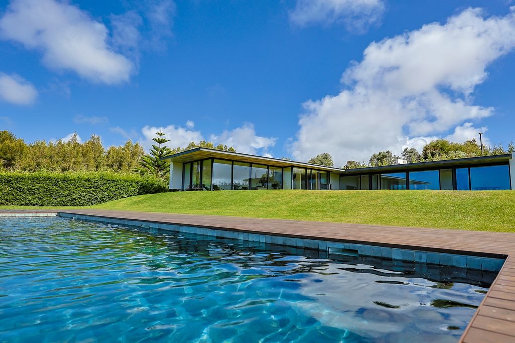 Property photo 1 of 115