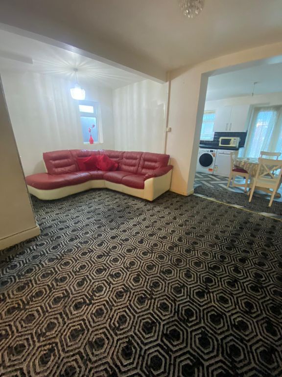 Property photo 3 of 14 Living Room