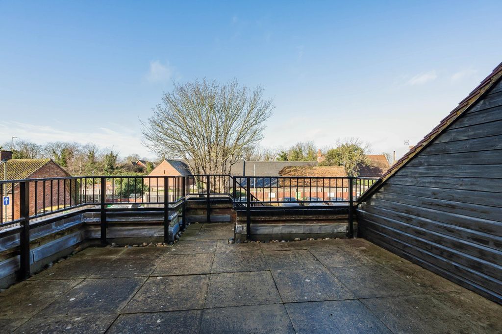 Property photo 2 of 10 Roof Terrace