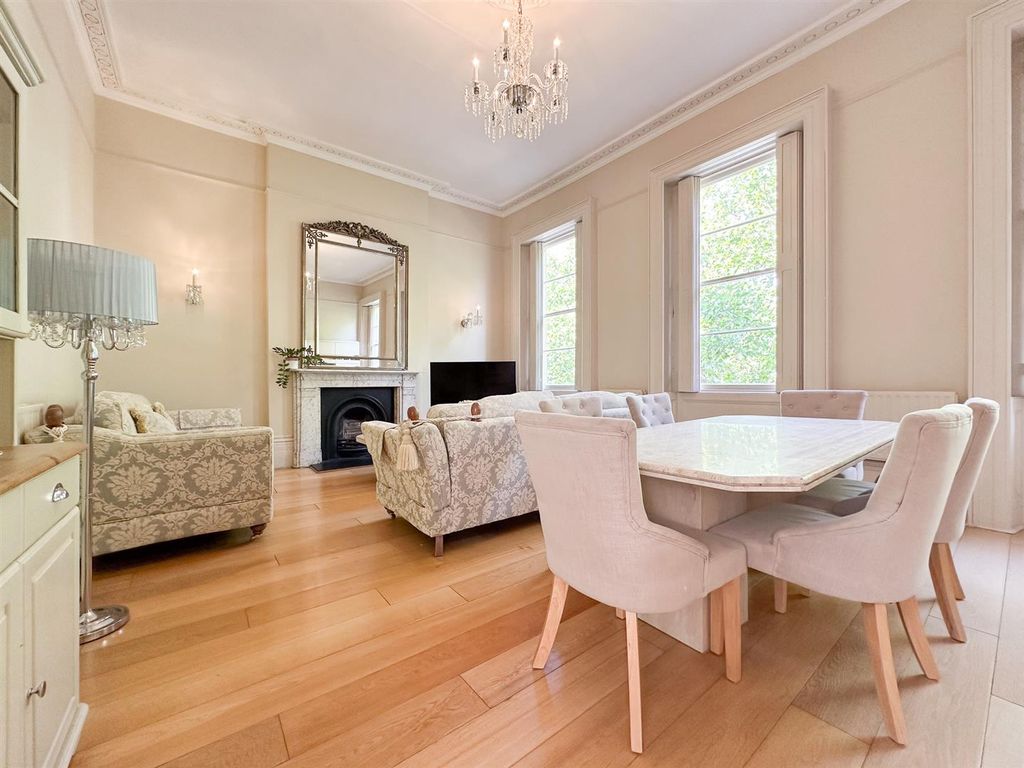 Property photo 2 of 12 Sitting Room