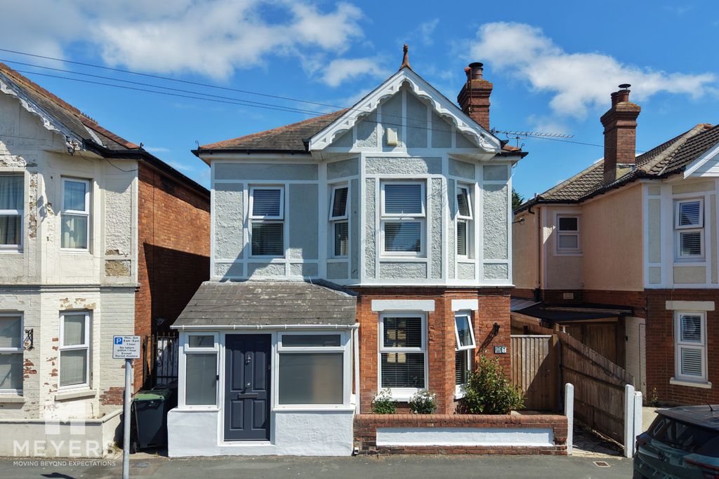Property photo 1 of 36
