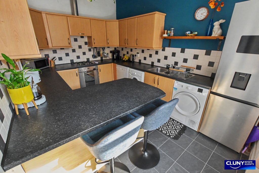 Property photo 3 of 22