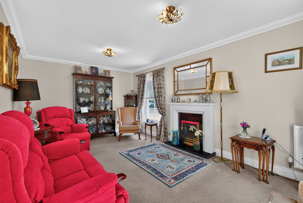 Property photo 3 of 22 Pbox-Img.Jpg