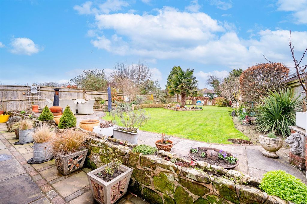 Property photo 2 of 26 Rear Garden