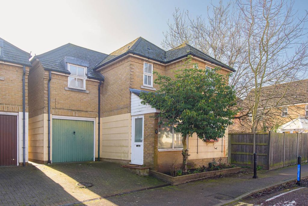 Property photo 1 of 16