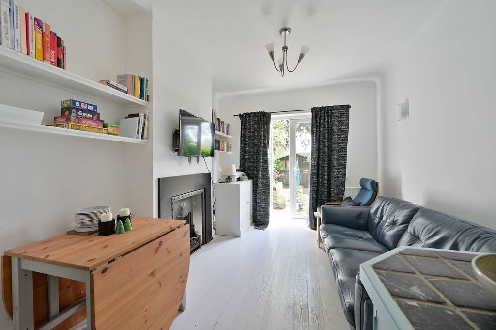 Property photo 2 of 9
