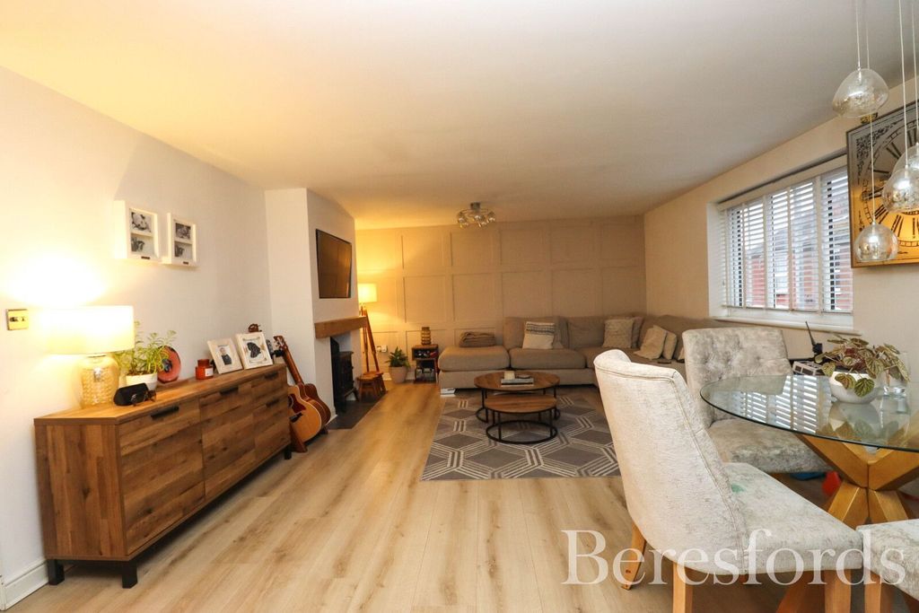 Property photo 2 of 11 Picture 2