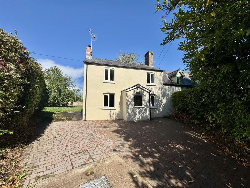 Property photo 1 of 20 Front View