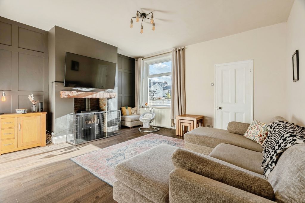 Property photo 3 of 23 Pbox-Img.Jpg