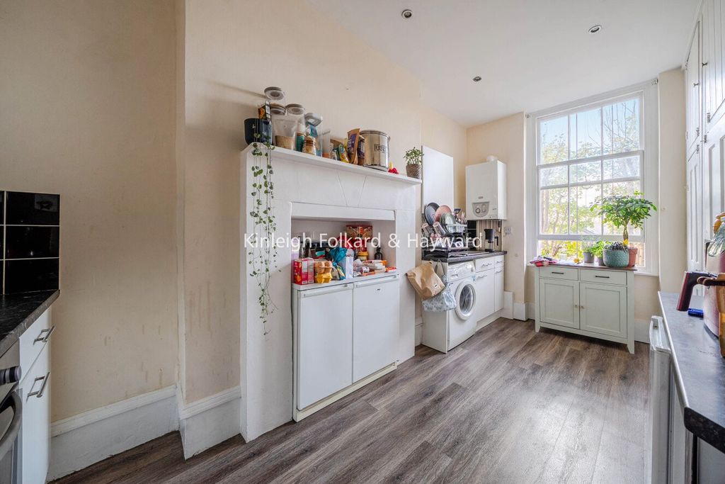 Property photo 2 of 8 Picture No. 21