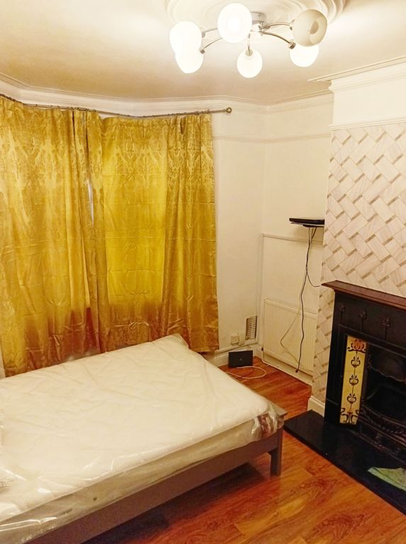 Property photo 3 of 3 Room