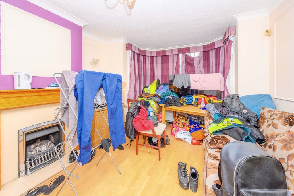 Property photo 2 of 12 Photo