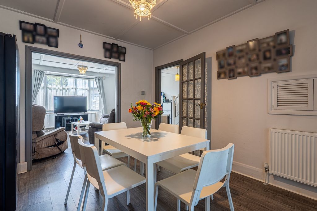 Property photo 3 of 22 4976676