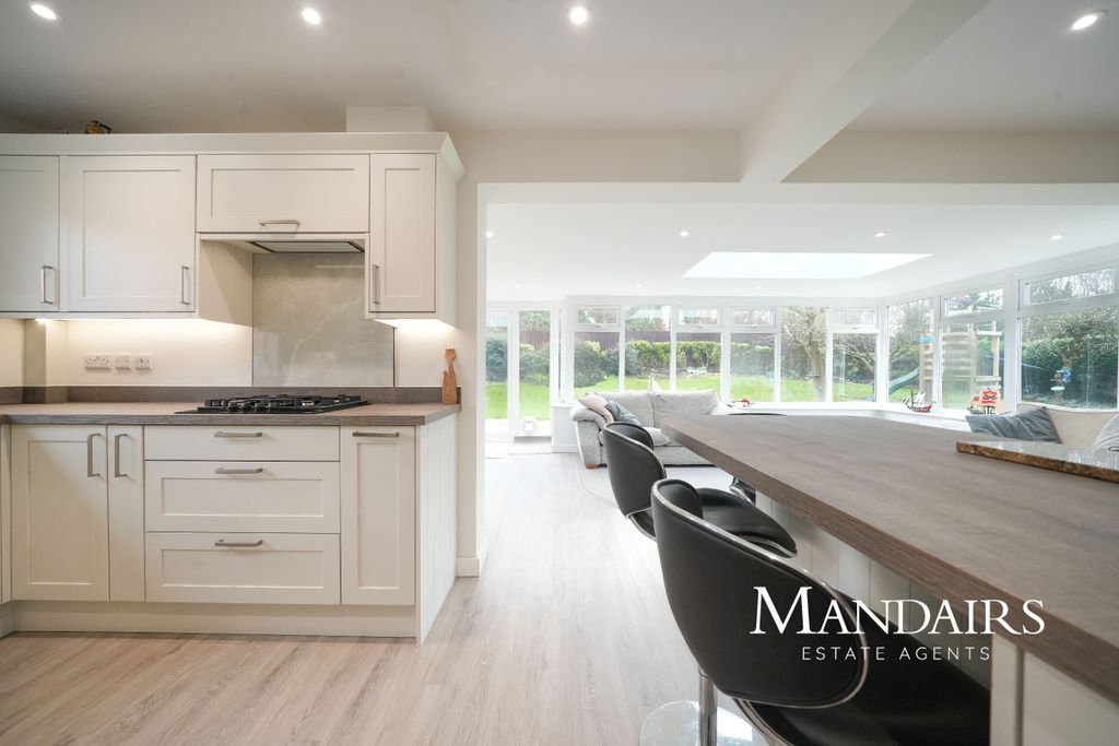 Property photo 3 of 37