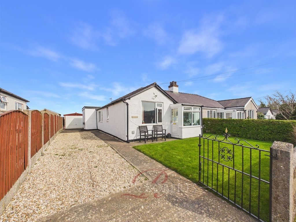 Property photo 1 of 17 Pen Y Parc Bungalows