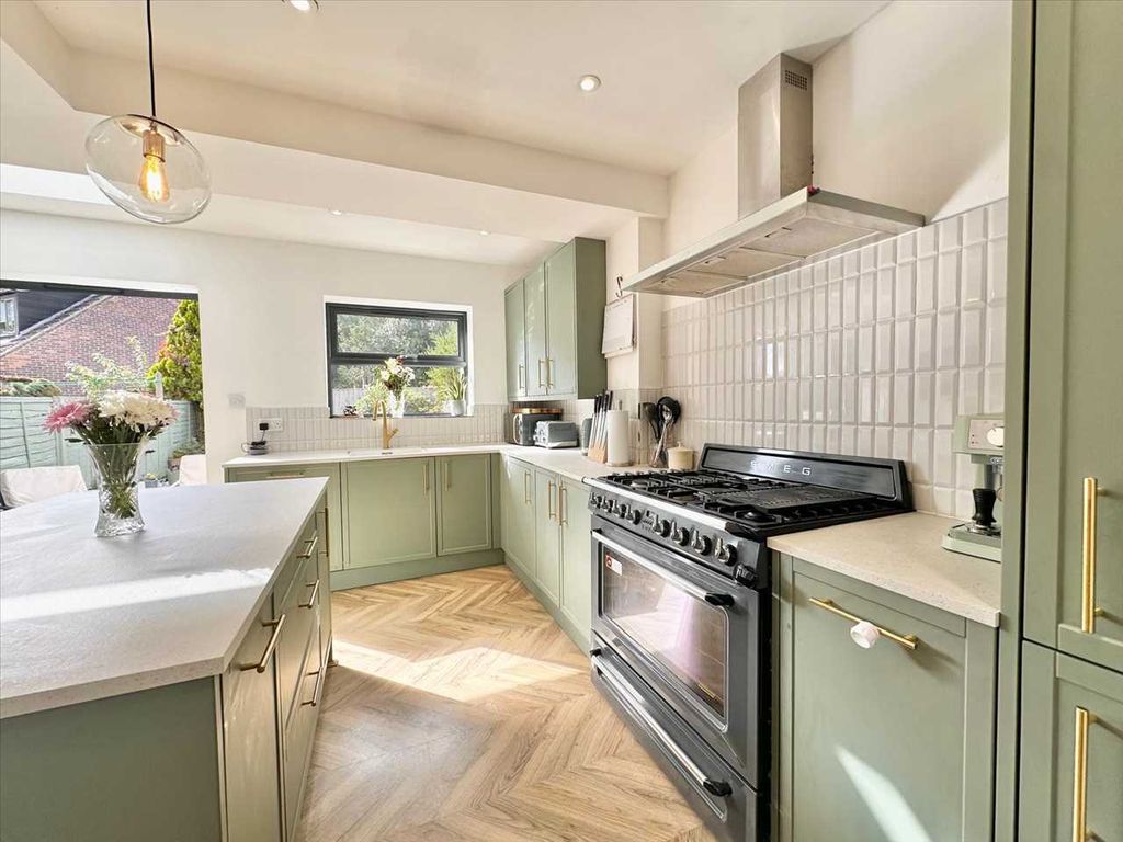 Property photo 3 of 30