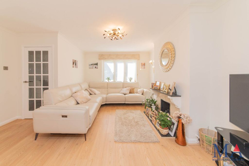 Property photo 1 of 34