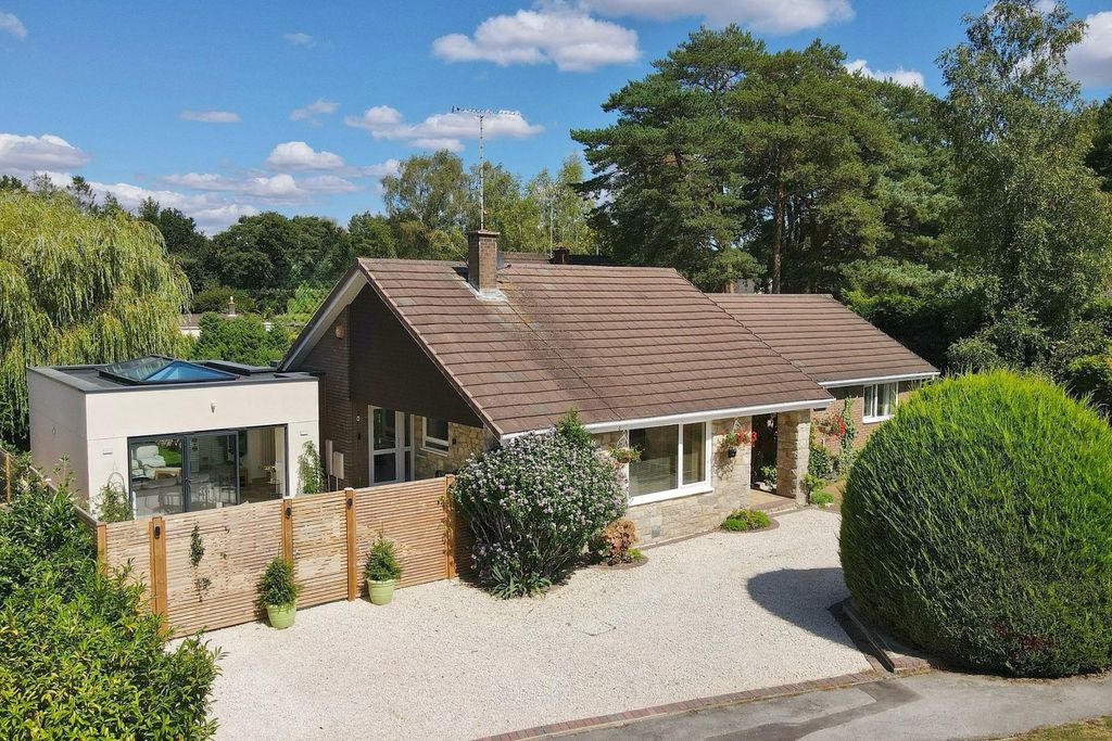 Property photo 1 of 33 Three Bedroom Bungalow Ashley Park