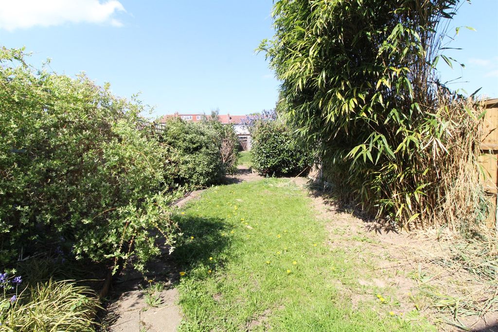 Property photo 1 of 8 (Main)