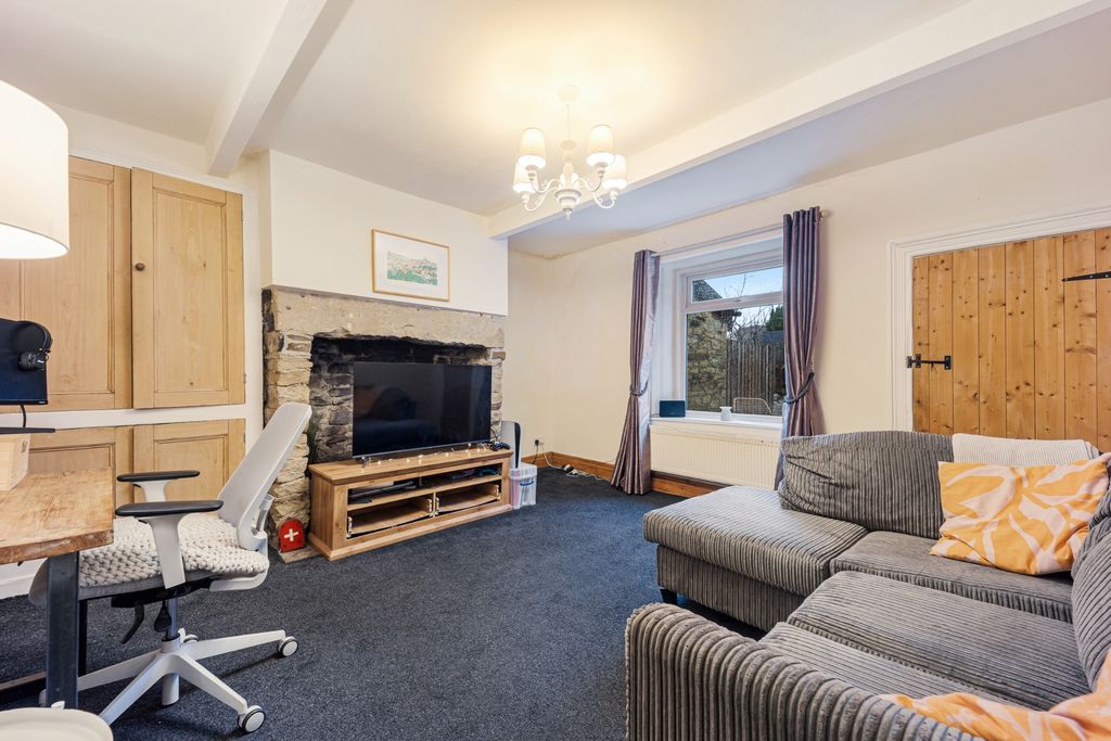 Property photo 3 of 26 Photograph 6