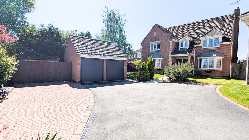 Property photo 1 of 42 14 Coalport 02