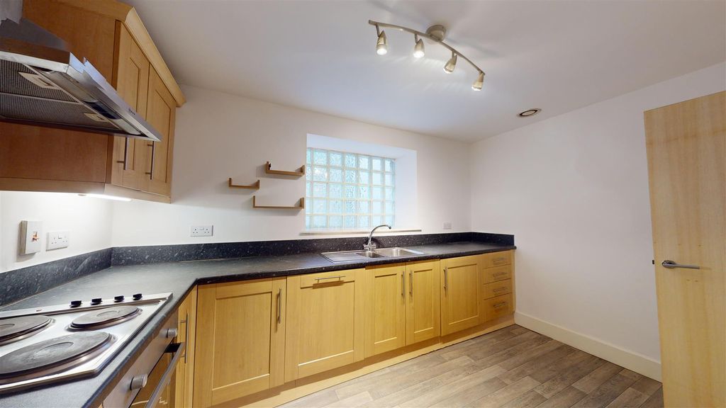 Property photo 3 of 8 West-Gate-Street-07312024_130542.Jpg