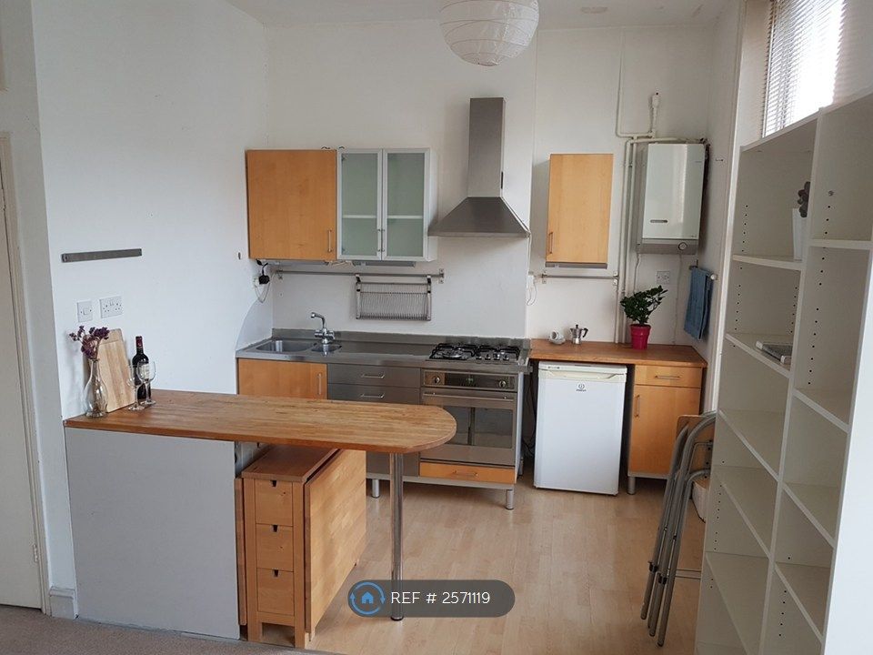 Property photo 3 of 12