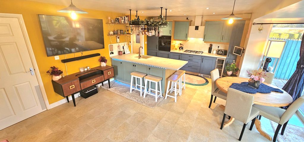 Property photo 2 of 29 Img_0103