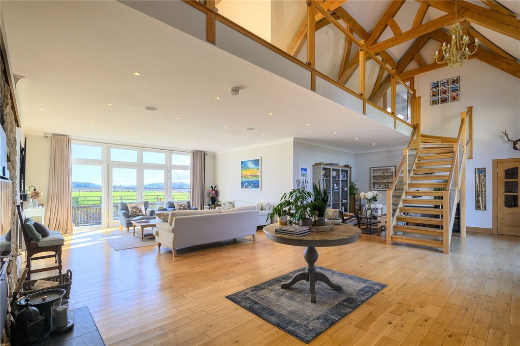 Property photo 2 of 28 Sitting Room