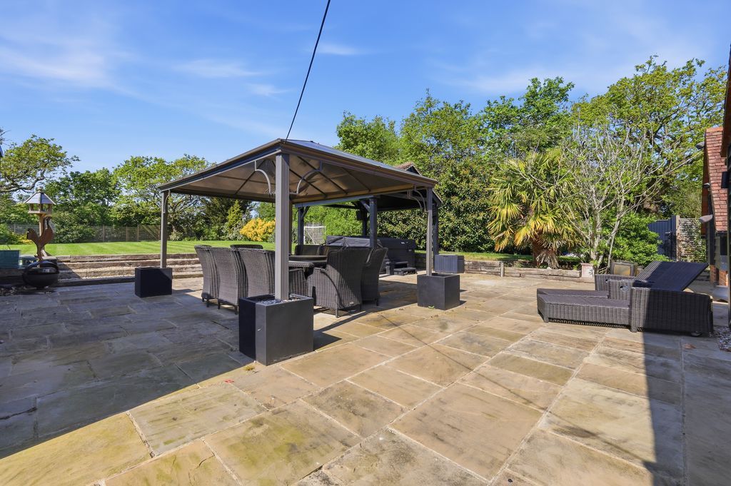 Additional image 59 of 5 bed barn conversion for saleThe Barn, Church Street, Billericay CM11