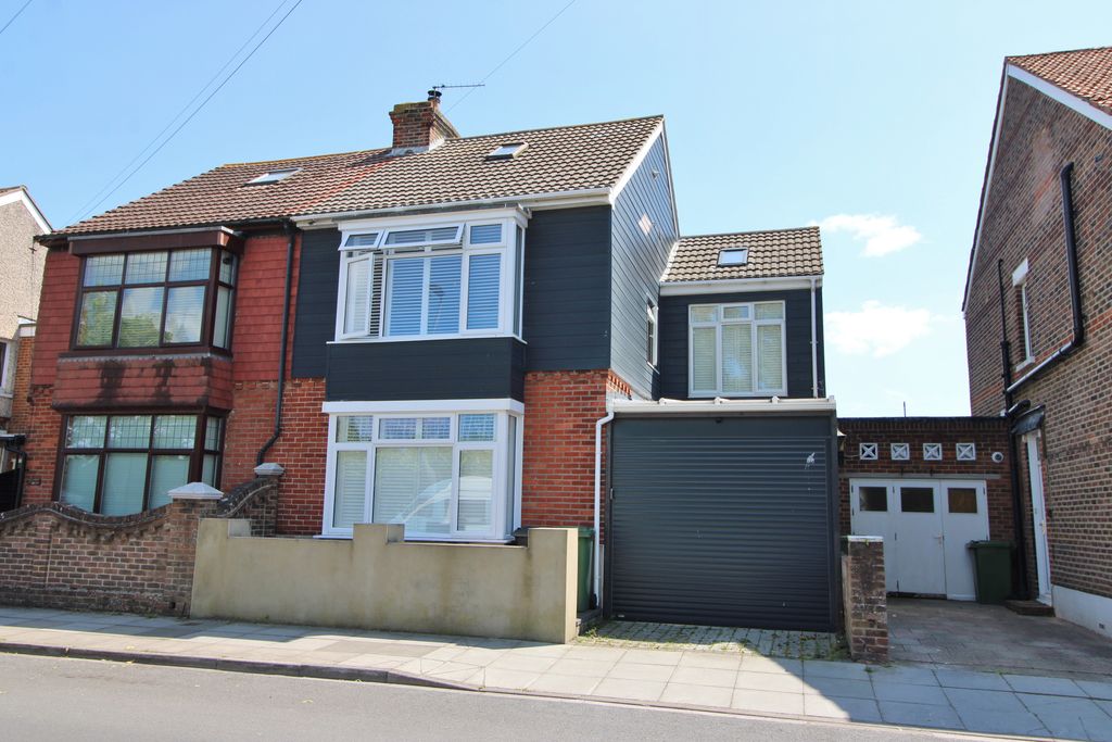 Property photo 1 of 22