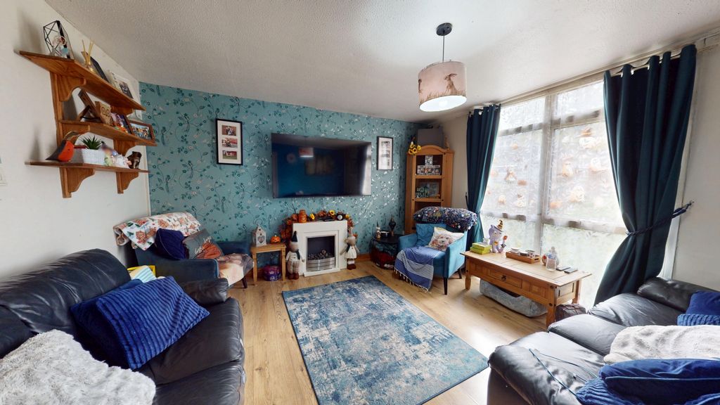 Property photo 2 of 11 Photo 8