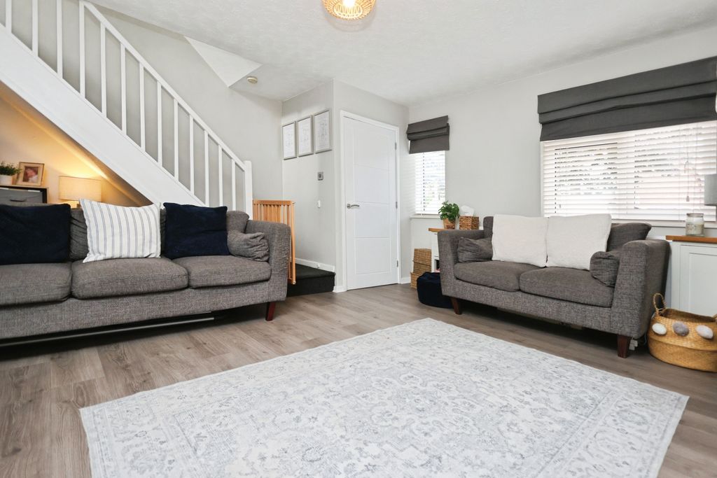 Property photo 2 of 18 Newcastleclosenewcastlecloseworcesterwr51Ra-25