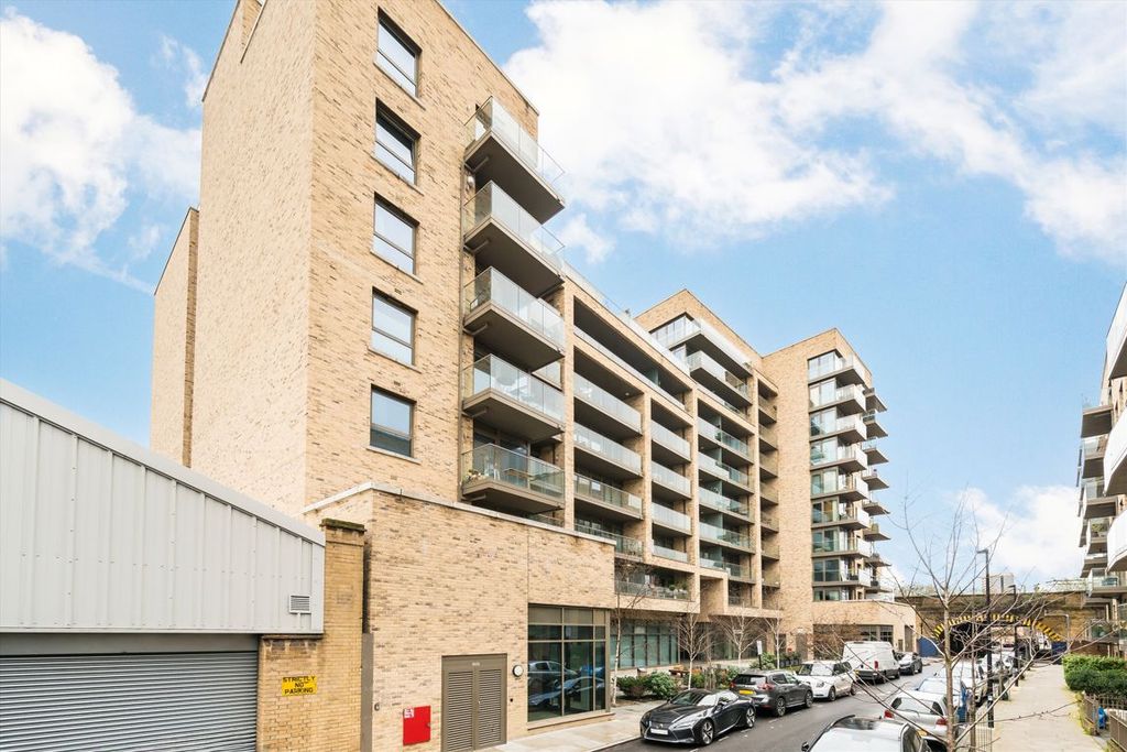 Property photo 1 of 9