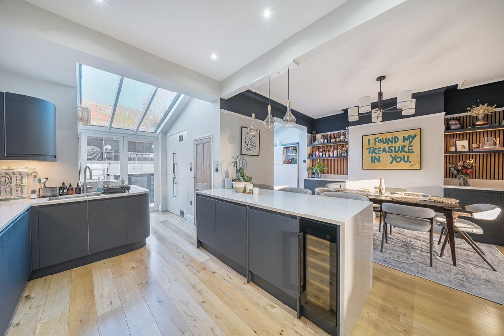 Property photo 2 of 20 Picture No. 01