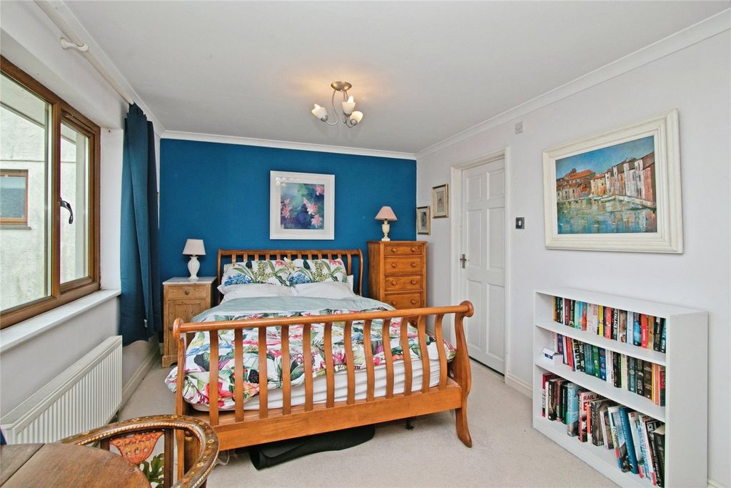 Property photo 3 of 20 Picture No. 27