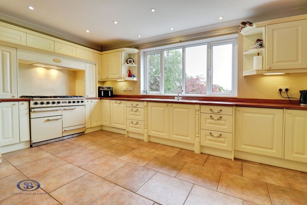 Property photo 3 of 41 Pbox-Img.Jpg