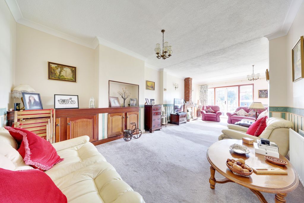 Property photo 2 of 20